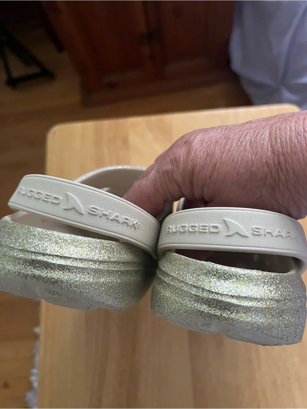 Rugged Shark  Girls Molded EVA Clogs Gold Glitter Metallic size 6 women size 8